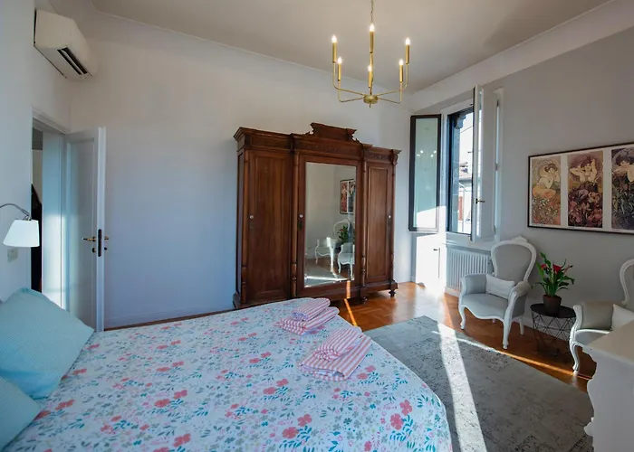 Romantic And Charming Apartments